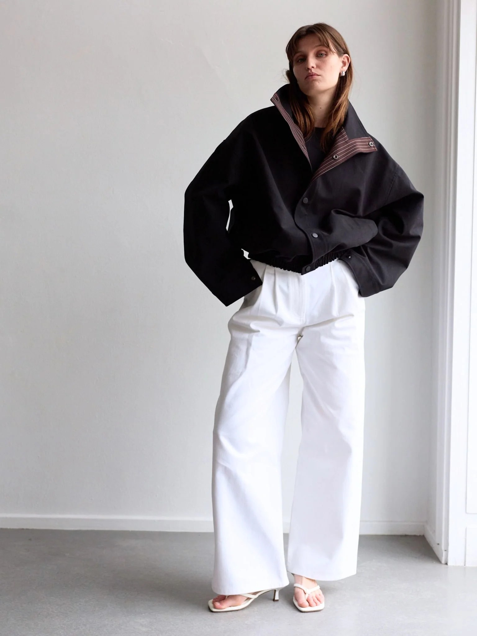 EZREN BOMBER JACKET - BLACK - Image 2