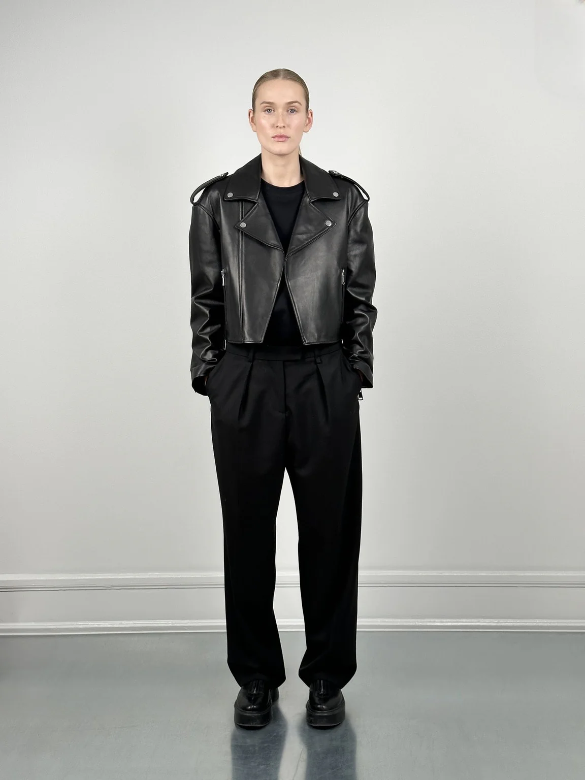 ROSE CROPPED BIKER JACKET - BLACK - Image 3